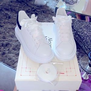 White/Black,leather,round toe,oversized sole